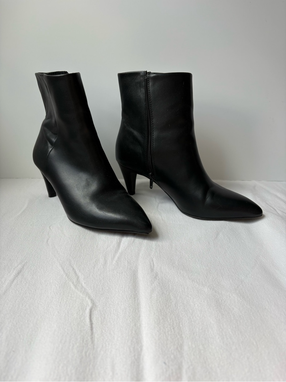 SAYLOR Black Pointed Toe Leather Ankle Booties